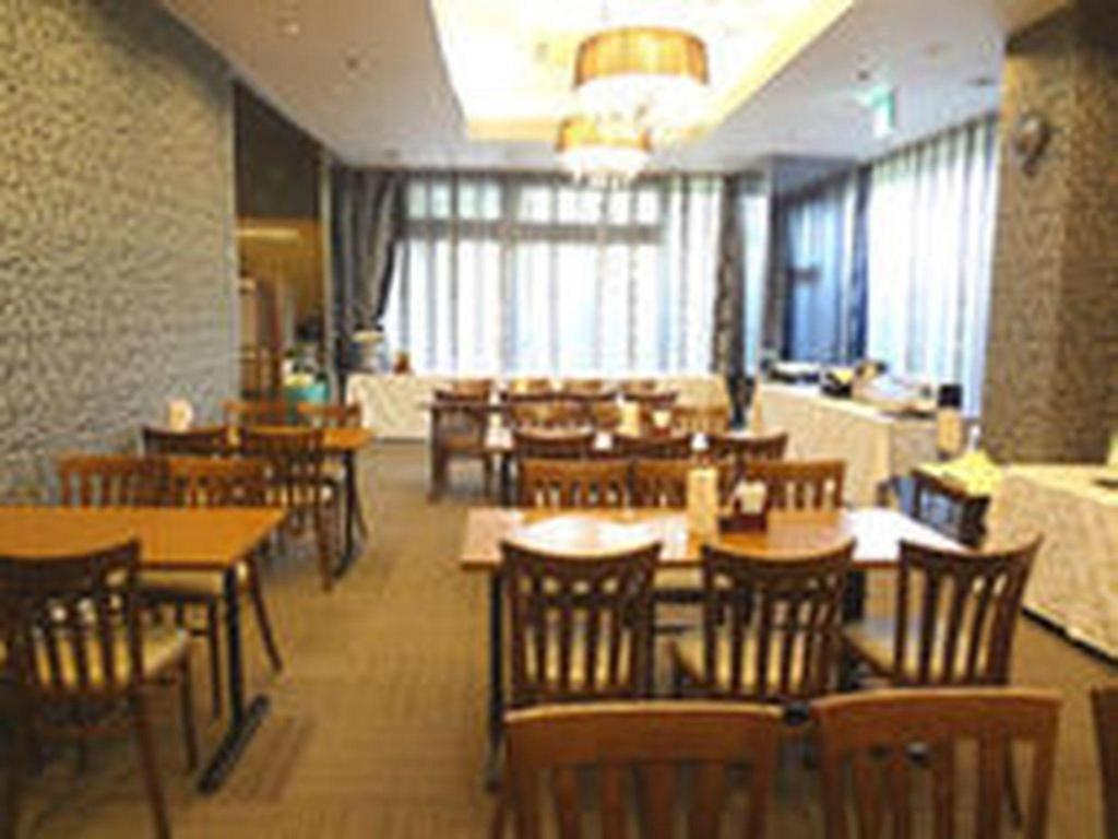 로열 호텔 우오하치 토요타 외부 사진